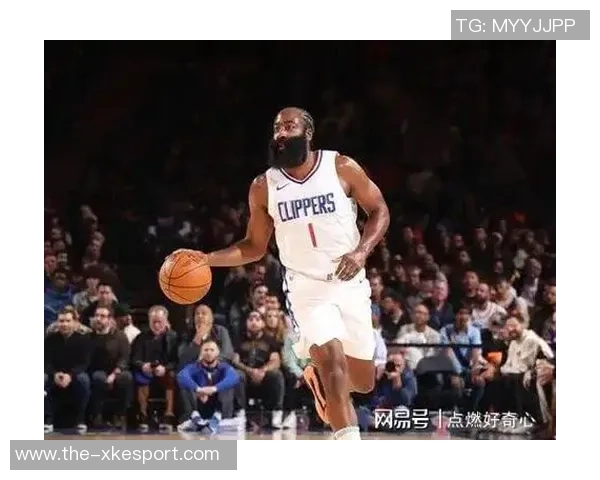 哈登半场表现低迷三分球失准球队外线哑火难以破局